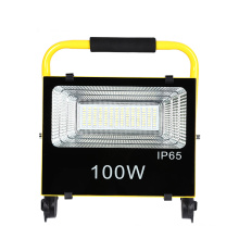 Luz de inundación LED portátil solar recargable de 50W/100W Lámpara solar de la calle solar impermeable luz solar al aire libre luz